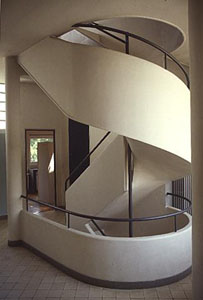 corbusier_savoyeint.jpg (16490 bytes)