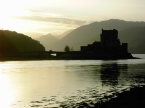 Scottish_Silhouette_Castle_Between_the_Clouds