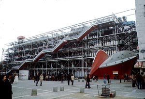 piano_pompidou.jpg (23800 bytes)